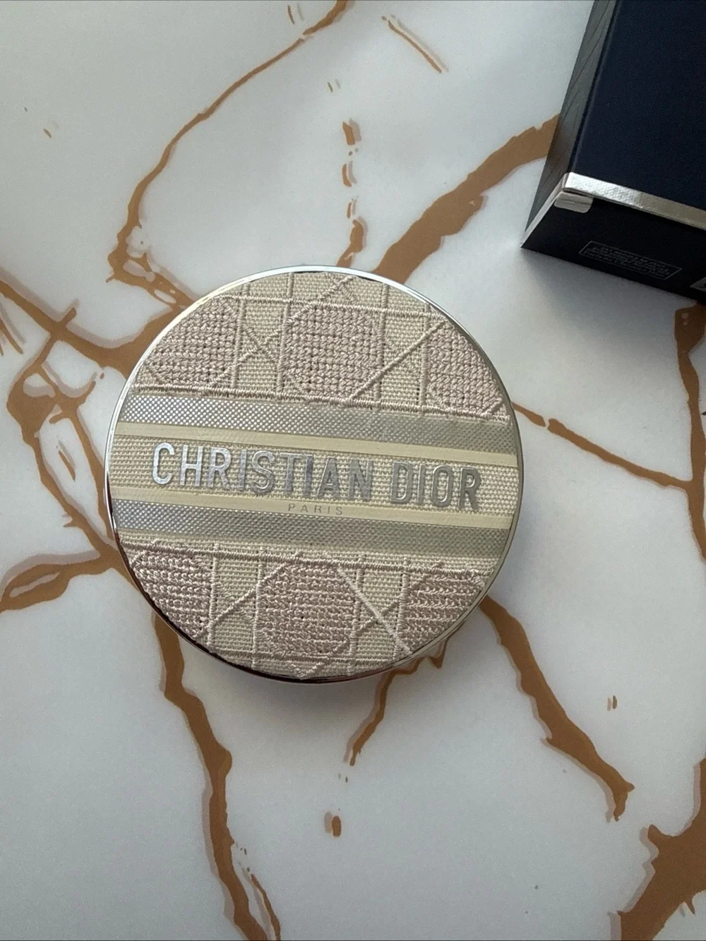 DIOR Forever Mirrored Cushion Foundation Beige Embroidered PLUS FOUNDATION #0N